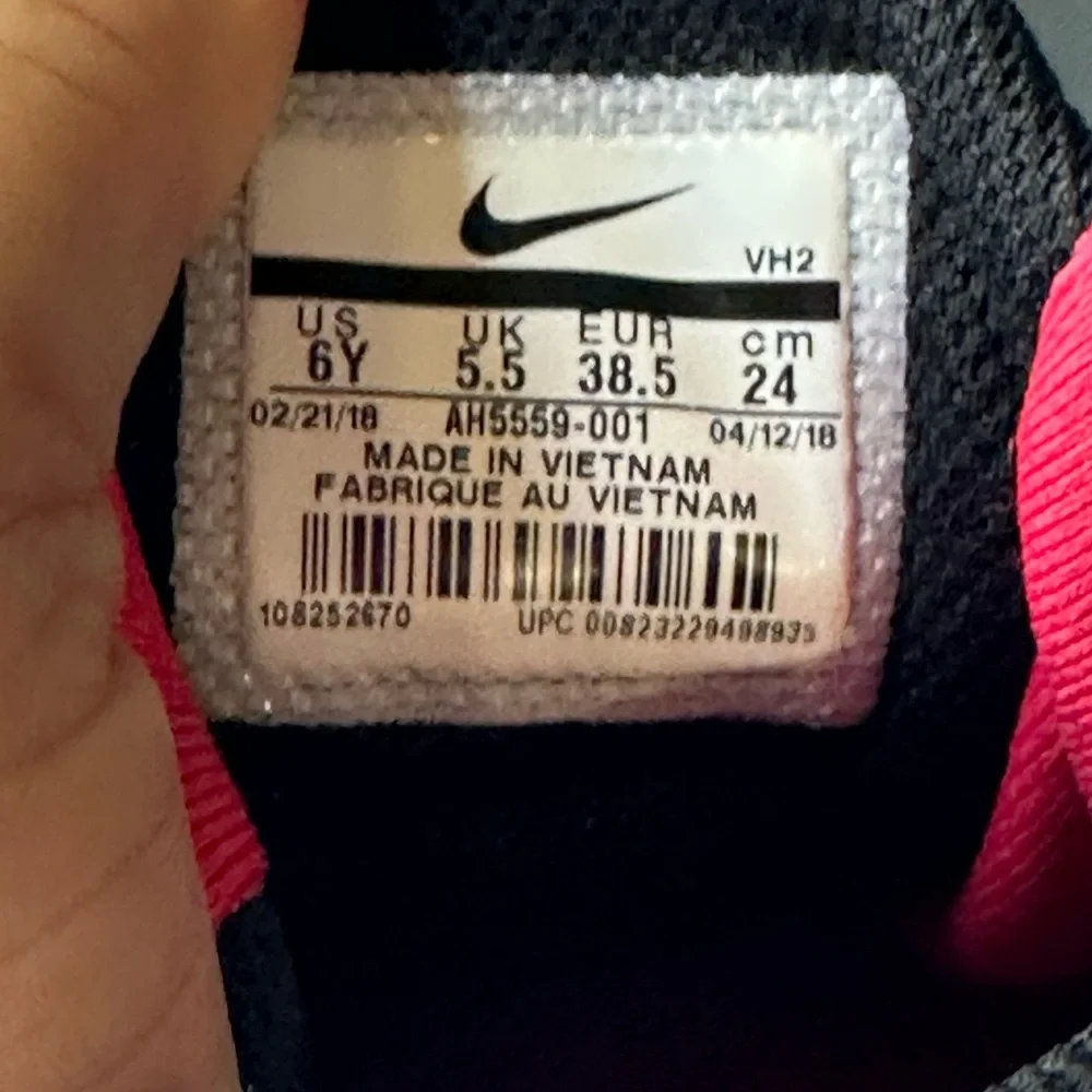 Nike Renew Rival Black and Pink Sneakers, size 6